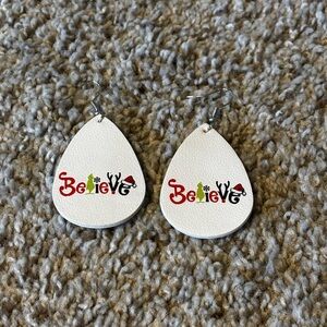 Grinch White Believe Earrings - New - Handmade 🎄